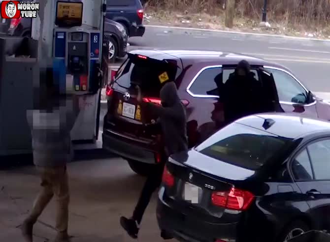 Video :An armed carjacking in broad daylight in Washington claimed the life of a city council candidate